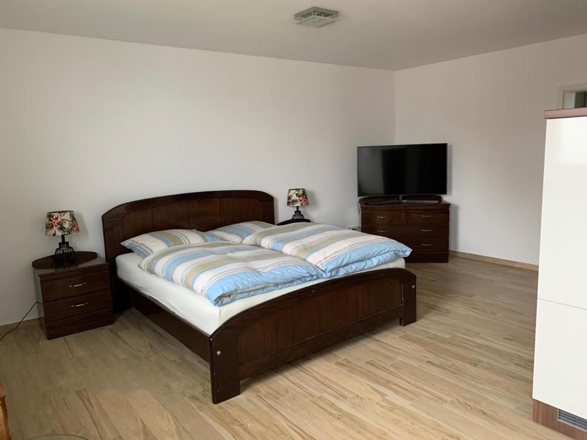 ホテル Gaestehaus Residenz Aurora Friedrichsthal エクステリア 写真